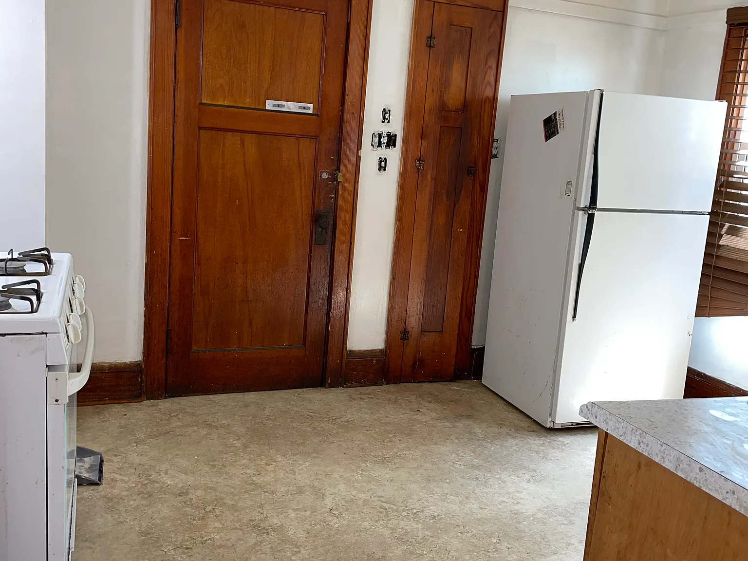 2 bed, $995 — Photo 2