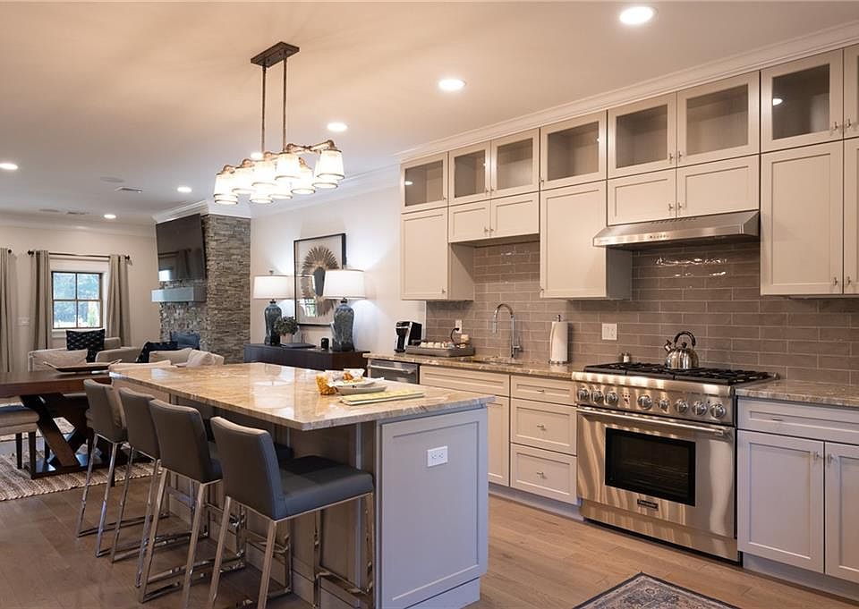 2c White Oak Dr Wyoming RI Zillow