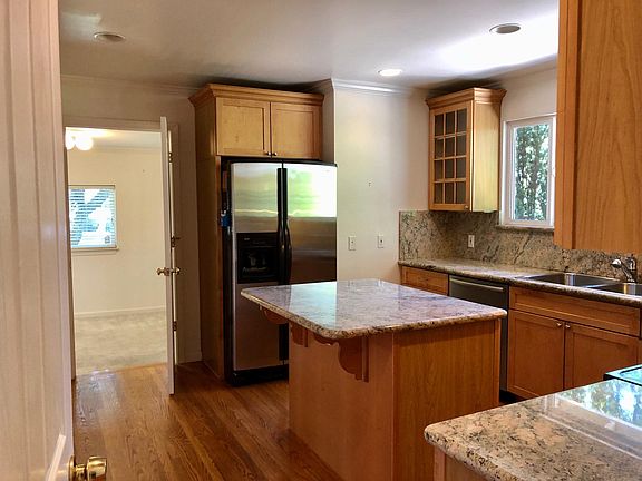 2nd image of 869 Sharon Ct