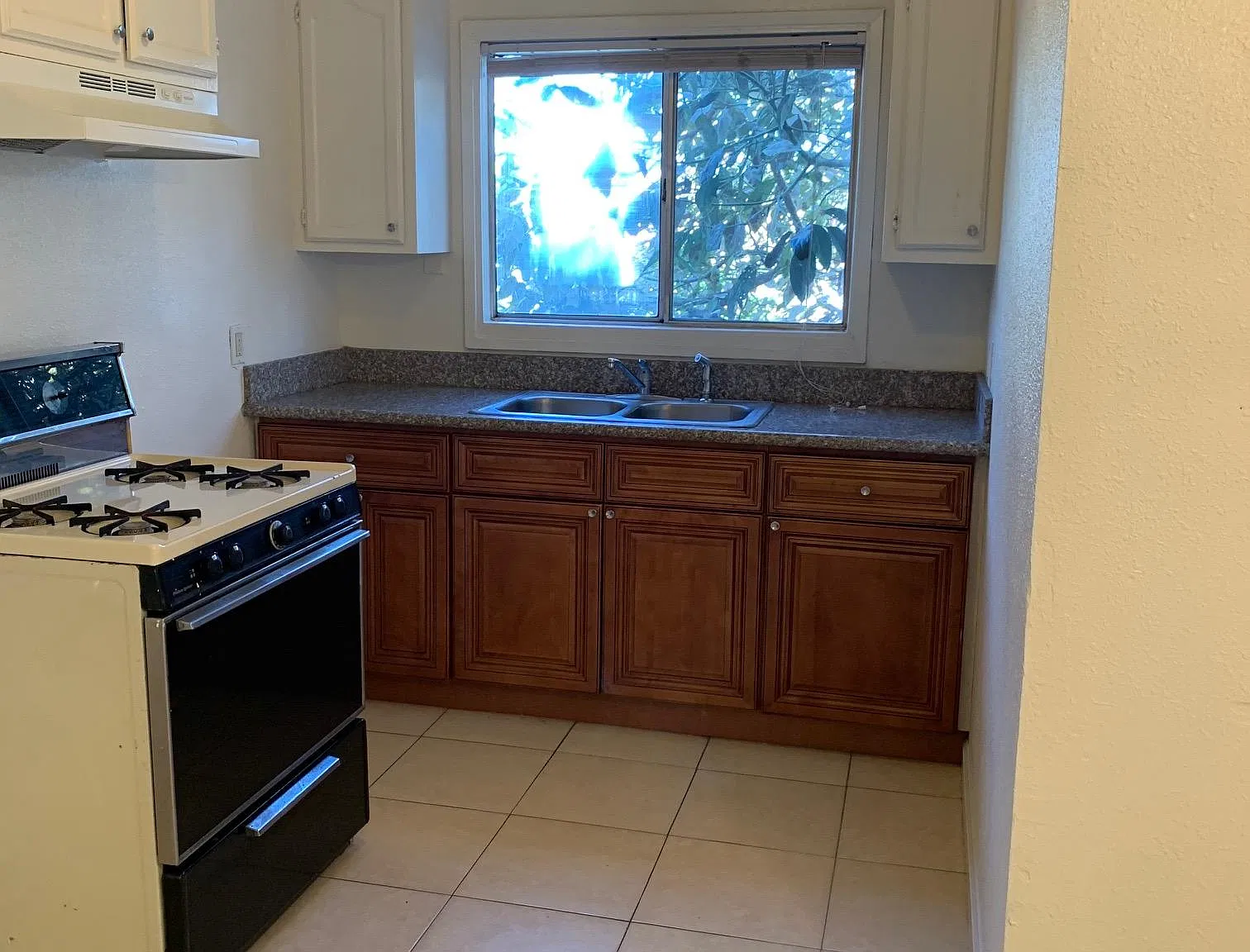 1 bed, 650 sqft, $1,950 — Photo 2