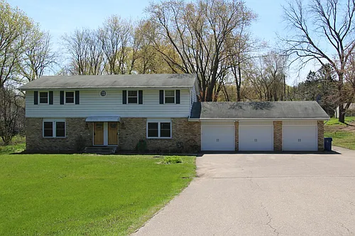 23945 Smithtown Rd Photo 1