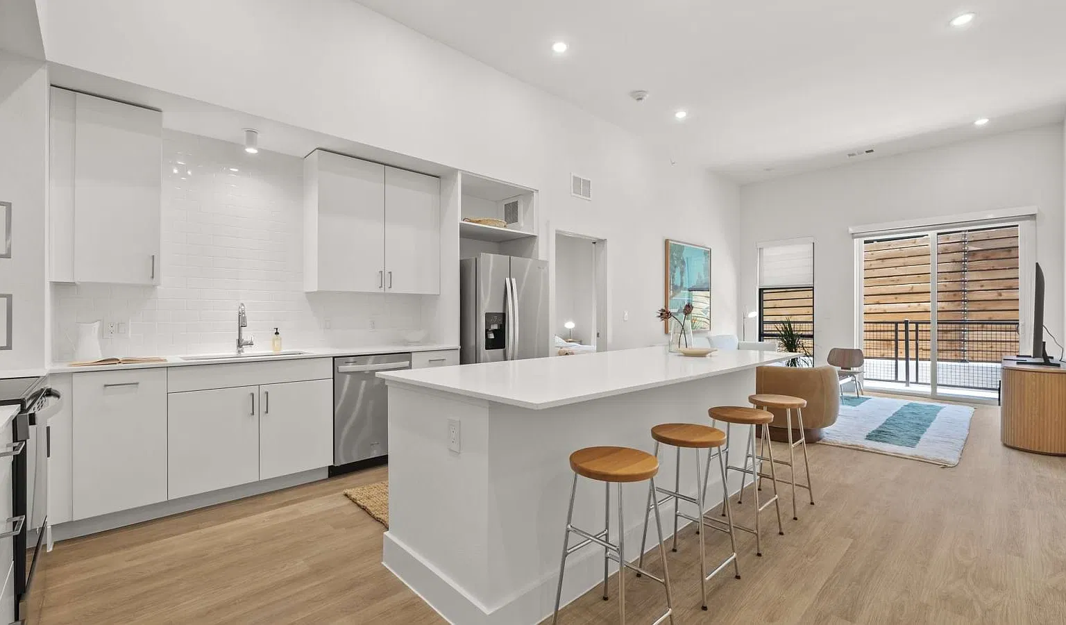 Huge Floor Plan, Doing 8 Weeks Free, Brentwood, Amazing Walkability, Island Kitchen, Spacious Patio! — Photo 3