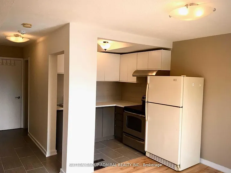 4 Nootka Cres #MAIN FL — Photo 16