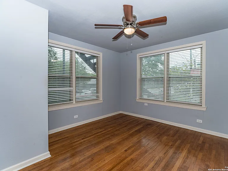 254 Cloverleaf Ave #2 — Photo 12