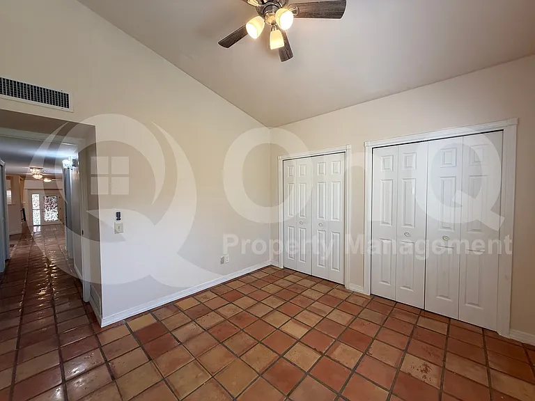 2000 E Campbell Ter — Photo 32
