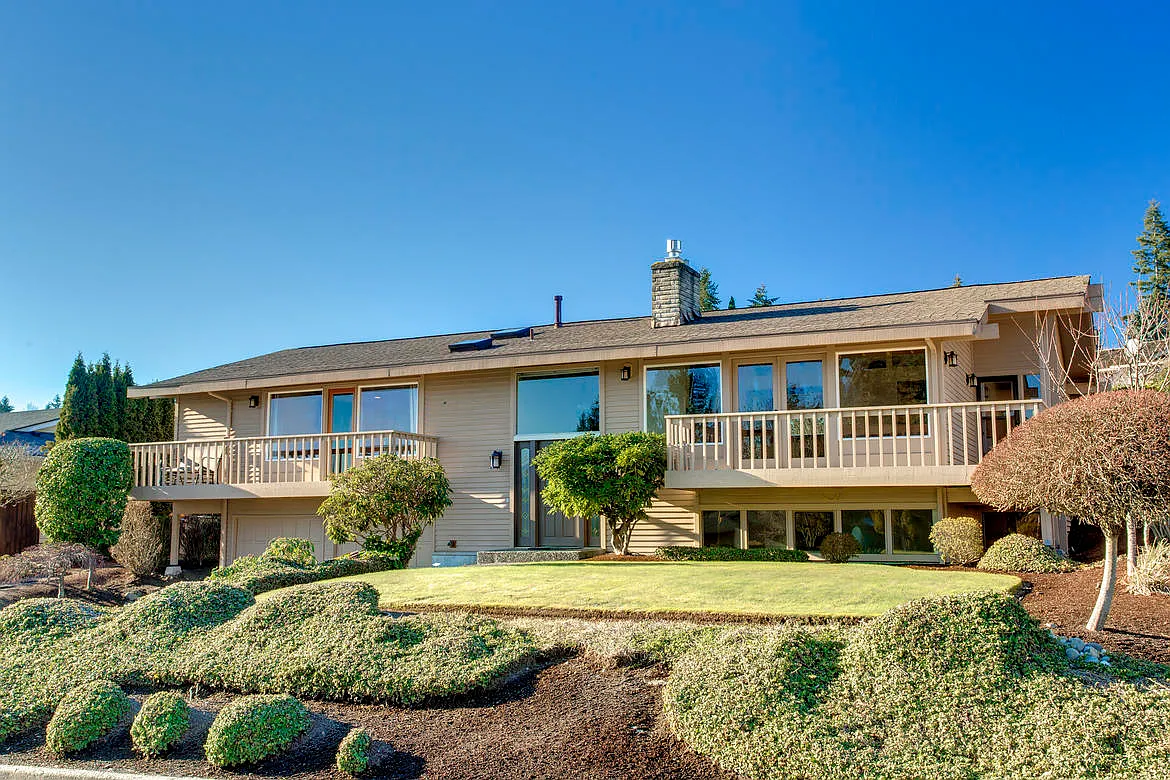 445 174th Pl NE photo 1