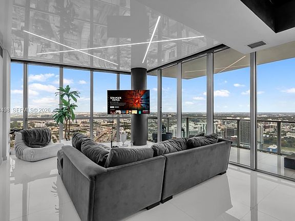 4th image of 1100 Biscayne Blvd Unit 4907
