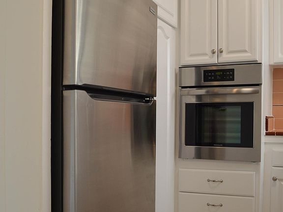 4th image of 1320 Miller Dr #11