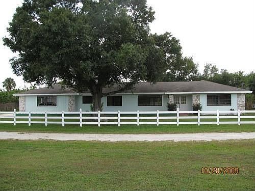 2nd image of 903 Osceola Dr