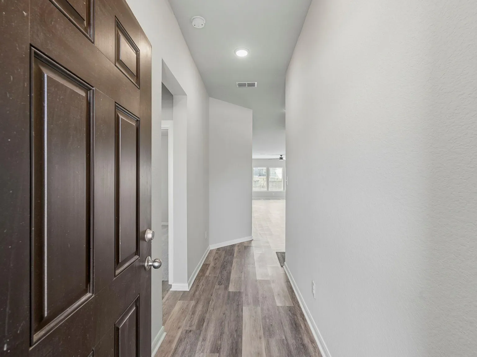3 bed, 2.0 bath, 1937 sqft, $2,900 — Photo 3