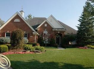 49041 Pine Bluff Ct #8, Plymouth, MI