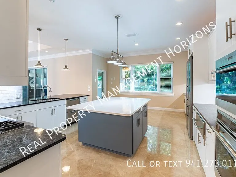 6914 Stanhope Pl — Photo 9