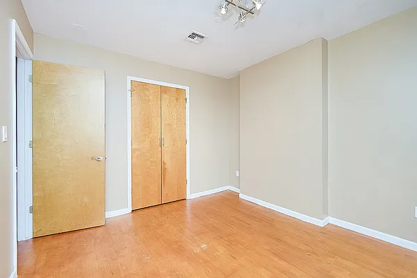 Rented by Keller Williams NYC | media 14