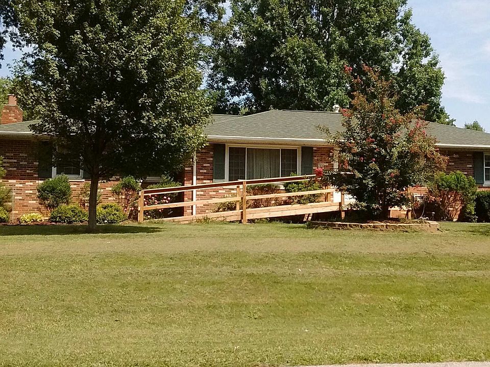 1st image of 618 Treelane Dr