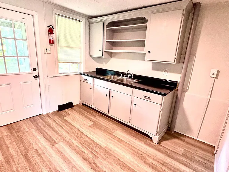 525 N Gannon St #REAR — Photo 3