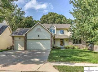 10266 Z St, Omaha, NE 68127
