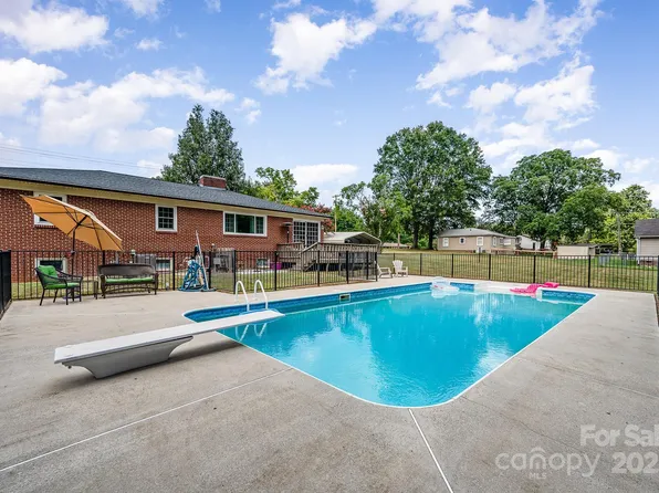 713 Fisher St, Concord, NC 28027