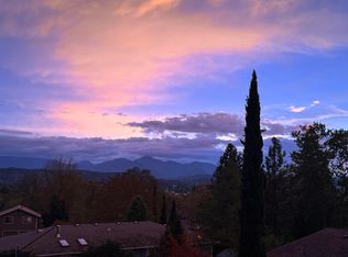 956 NE Beacon Dr, Grants Pass, OR