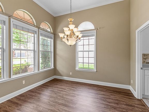 5th image of 3332 Dry Creek Dr