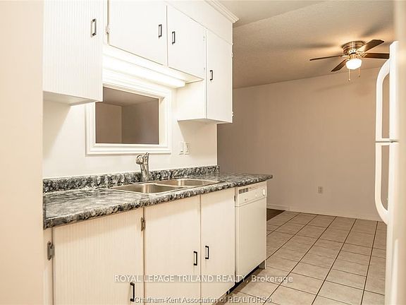 4th image of 955 Grand Ave W #306