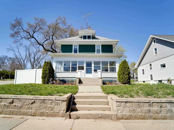 629 W Pleasant St, Portage, WI 53901