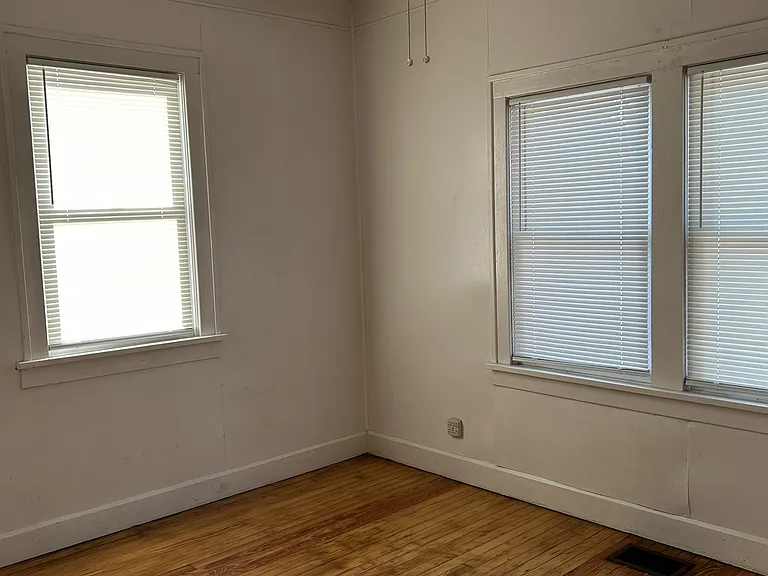 1415 E 34th St — Photo 11