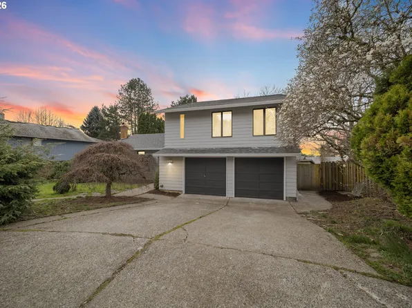 195 NW Phyllis Ct, Gresham, OR 97030