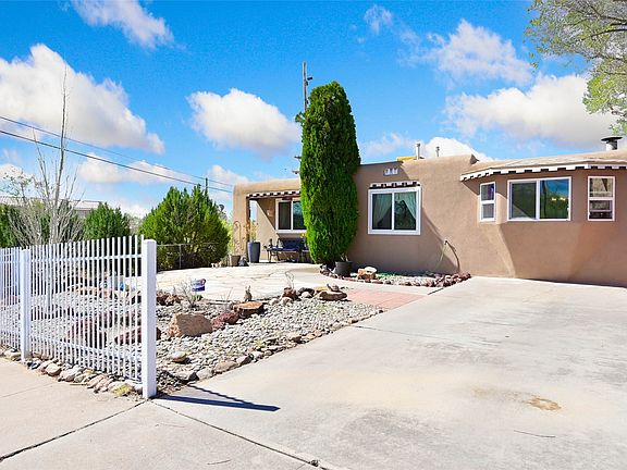 4th image of 988 Avenida De Las Campanas