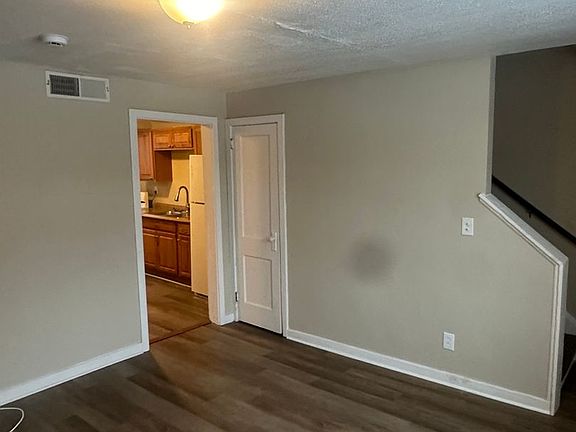 3rd image of 52-58 Dumas Pl #52