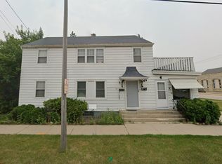 706 N Irwin Ave #B, Green Bay, WI 54302