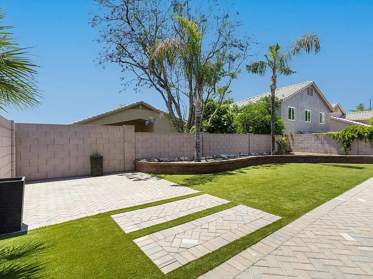 9627 E Sheena Dr — Photo 5