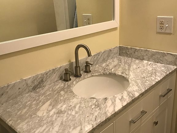 Bathroom vanity 