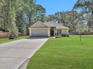 18050 Pinemont Rd, Willis, TX 77378