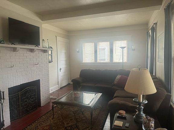 4th image of 122 Marvin Ave