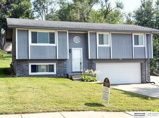 18923 Costanzo Cir, Elkhorn, NE 68022