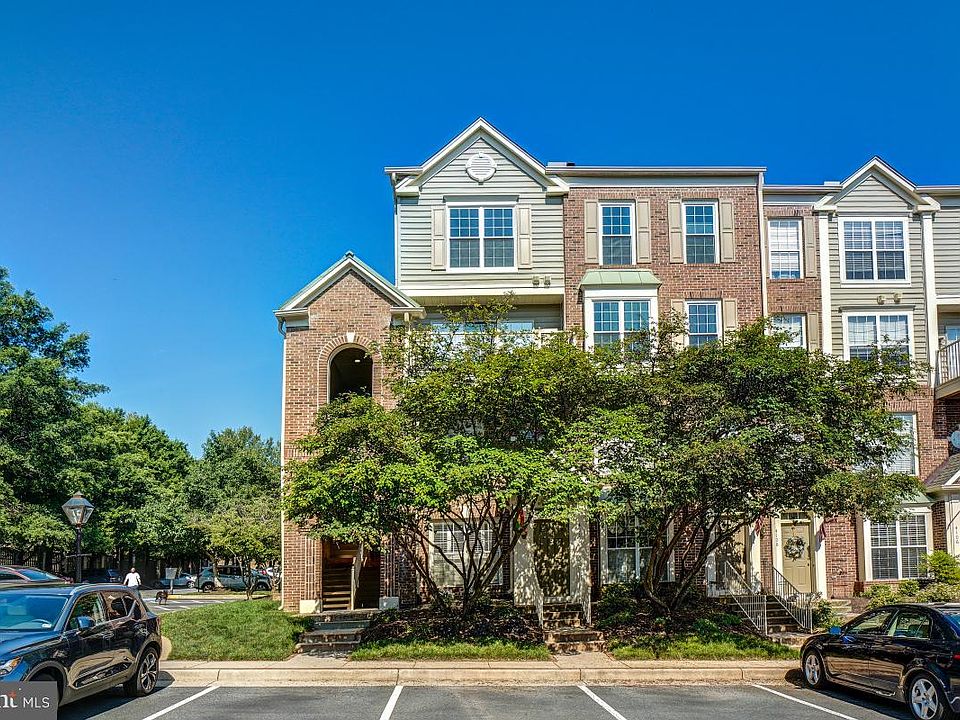 1st image of 4114 Oxford Ln APT 301
