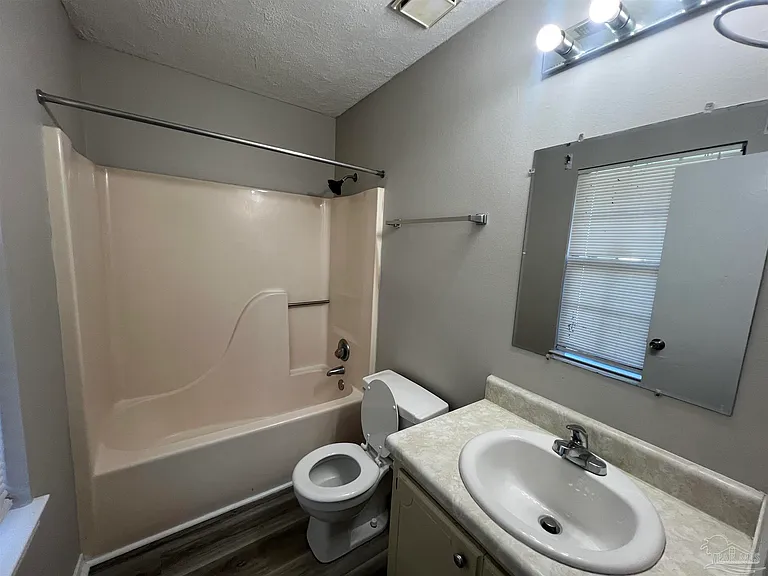 842 Amberway Dr — Photo 22