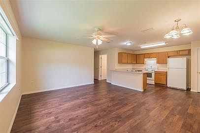 3rd image of 513 Paulling Dr