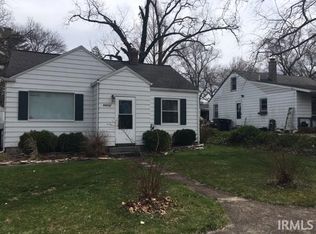 54232 Maple Ln, South Bend, IN