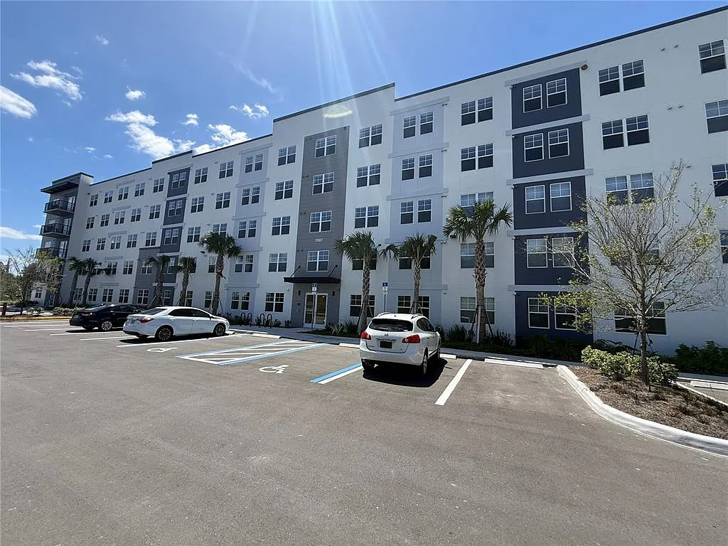 Building Photo - 5587 Millenia Park Blvd #424