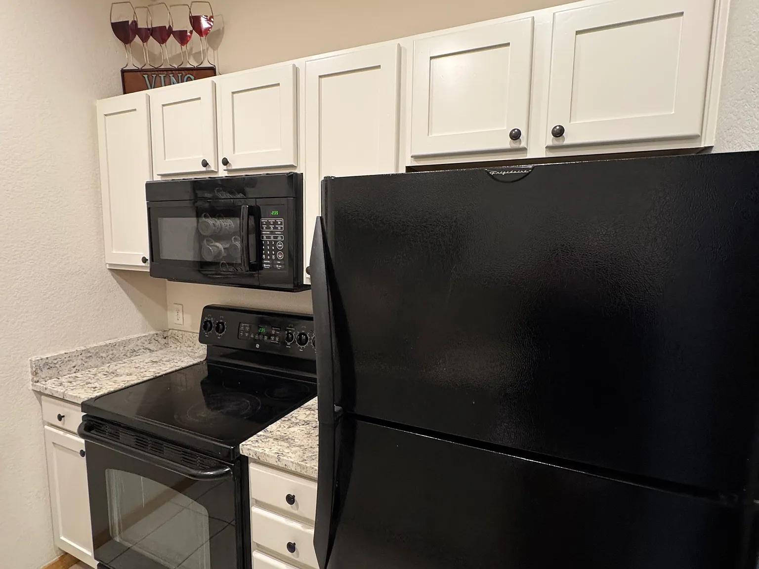 2 bed, 975 sqft, $2,000 — Photo 3