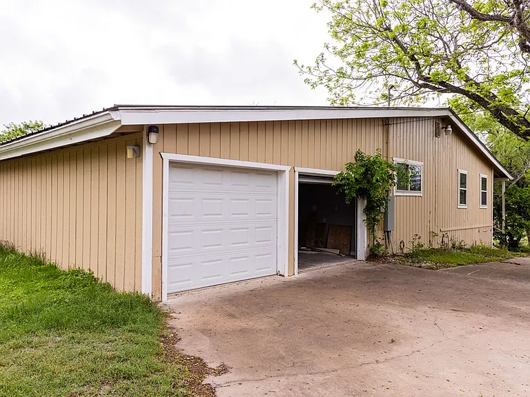 123 FM 480 — Photo 5