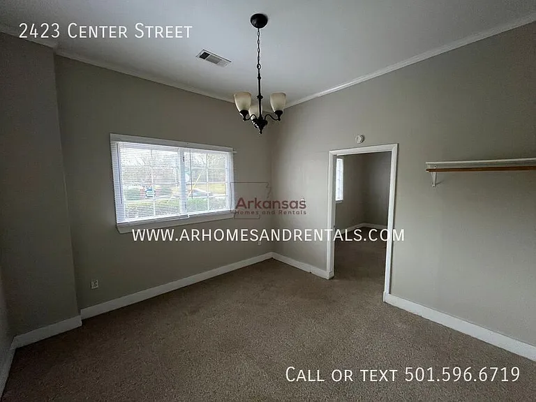 2423 Center St — Photo 11