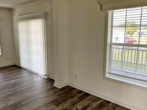 5th image of 3700 Palm Valley Cir #27LP9Y