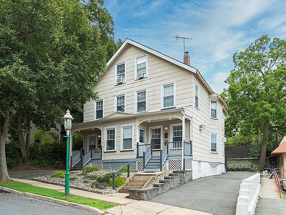 3rd image of 60 2nd St #60B