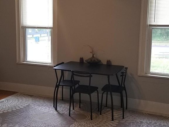 5th image of 210 Arlington St