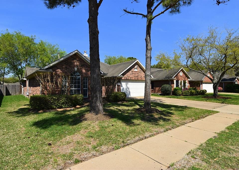 1st image of 16106 Aberdeen Forest Dr