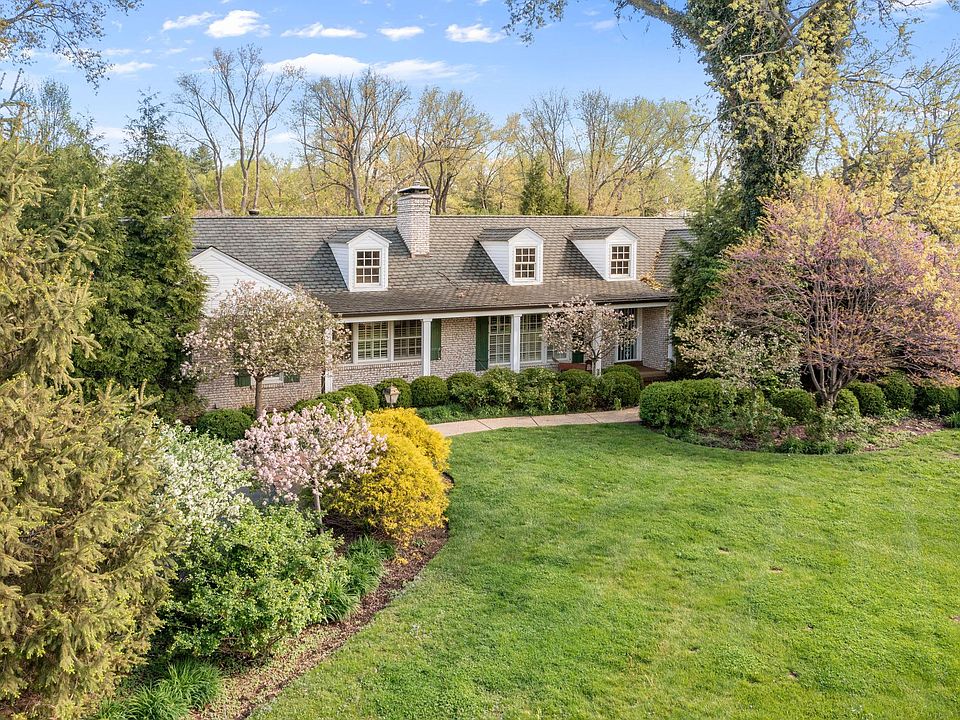 1st image of 5 W Geyer Ln