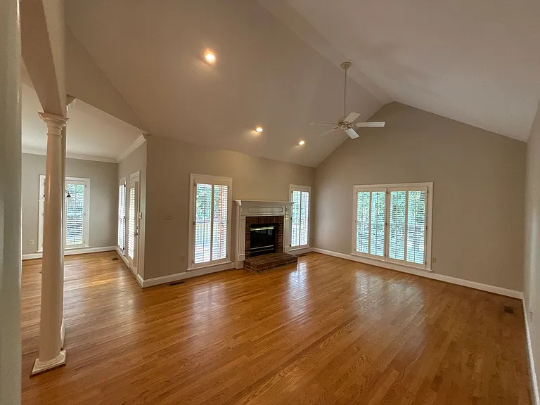 2649 Willowbrook Dr — Photo 4