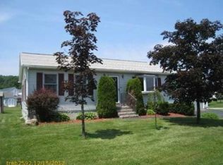 4 Class St, Lewiston, ME 04240